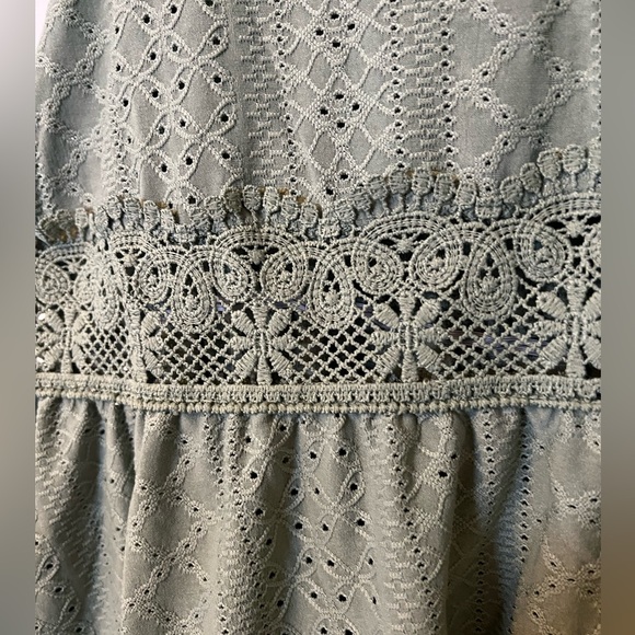 SHEIN Women’s Solid Color Lace Camisole - Picture 4 of 6